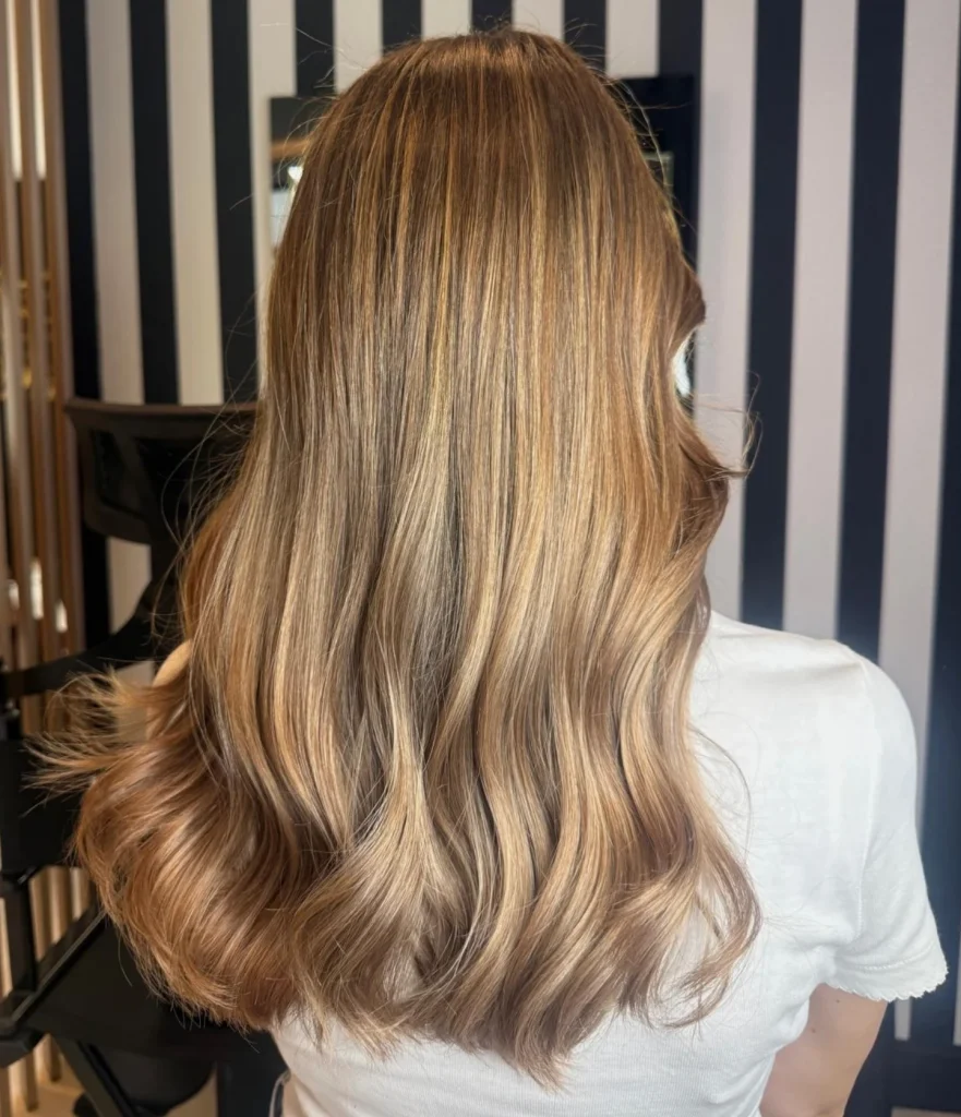 Biondo naturale luminoso Sinfonie di Sole di LEAH Atelier Hair & Beauty